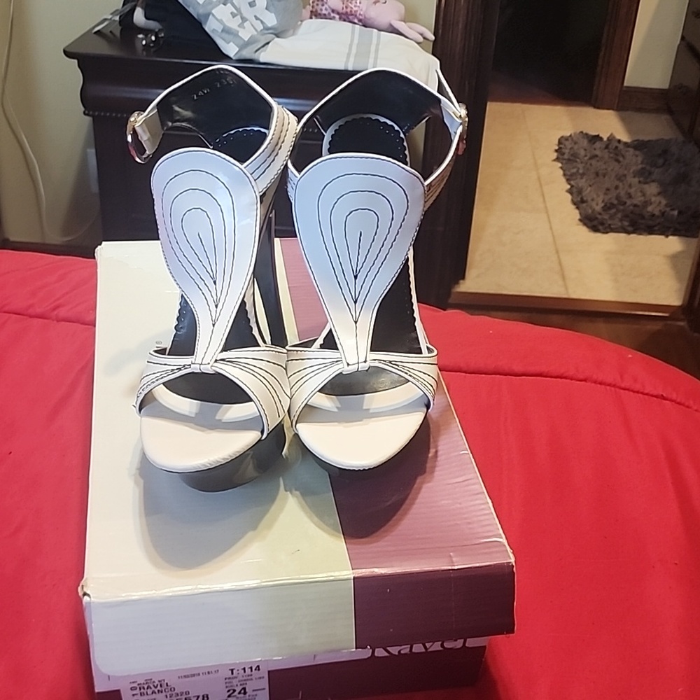 Ravel shoes